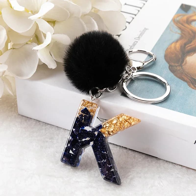 Porte-clés lettre pompon noir, 1 pièce, Alphabet anglais, paillettes dégradées, résine, accessoire de miroir de voiture, breloques de sac à main pour femmes