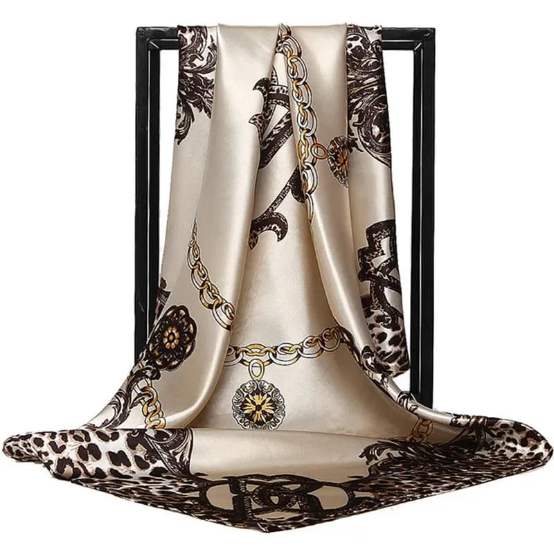 Foulard carré en soie pour femmes, Bandana de luxe, Design de marque, bandeau en Satin, Hijab, grand châle enveloppant, chaîne imprimée, nouveau