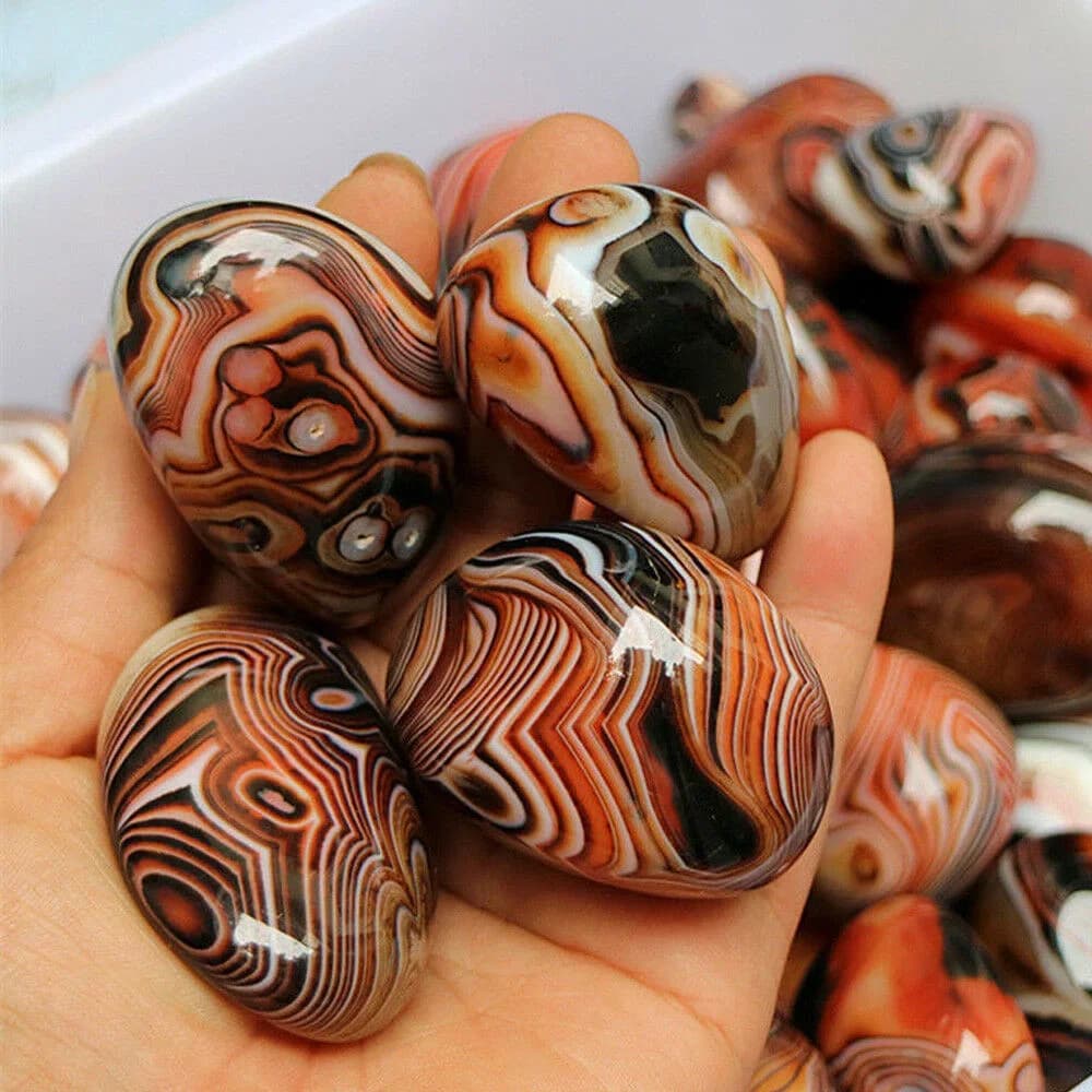 Pierre d'agate lisse naturelle, cristal de guérison, géode, spécimen minéral, décor artisanal de Madagascar
