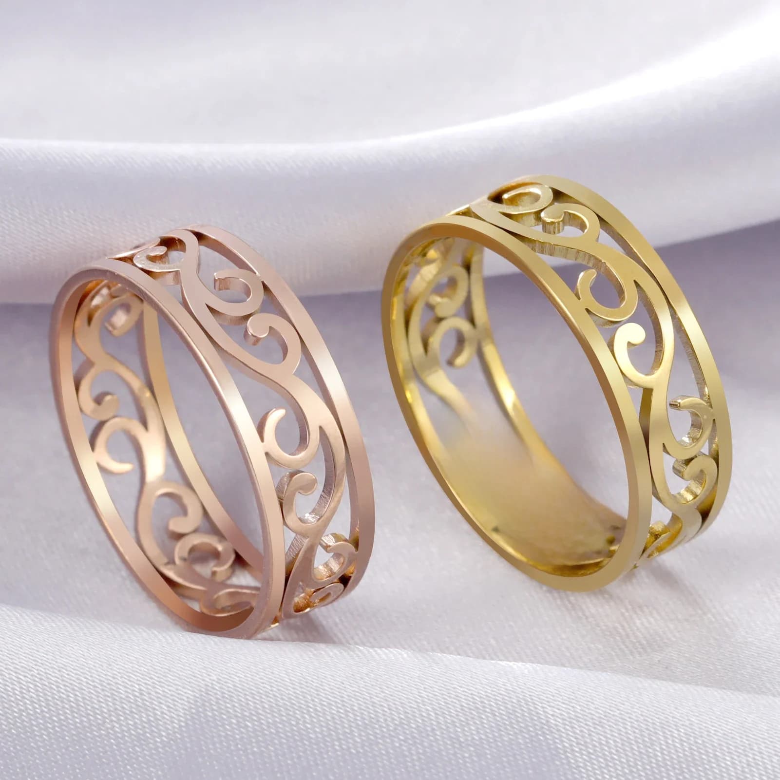COOLTIME Bagues en filigrane de fleurs pour femmes en acier inoxydable Bagues de couple romantiques Tendance Bijoux d'anniversaire Cadeau Nouveauté