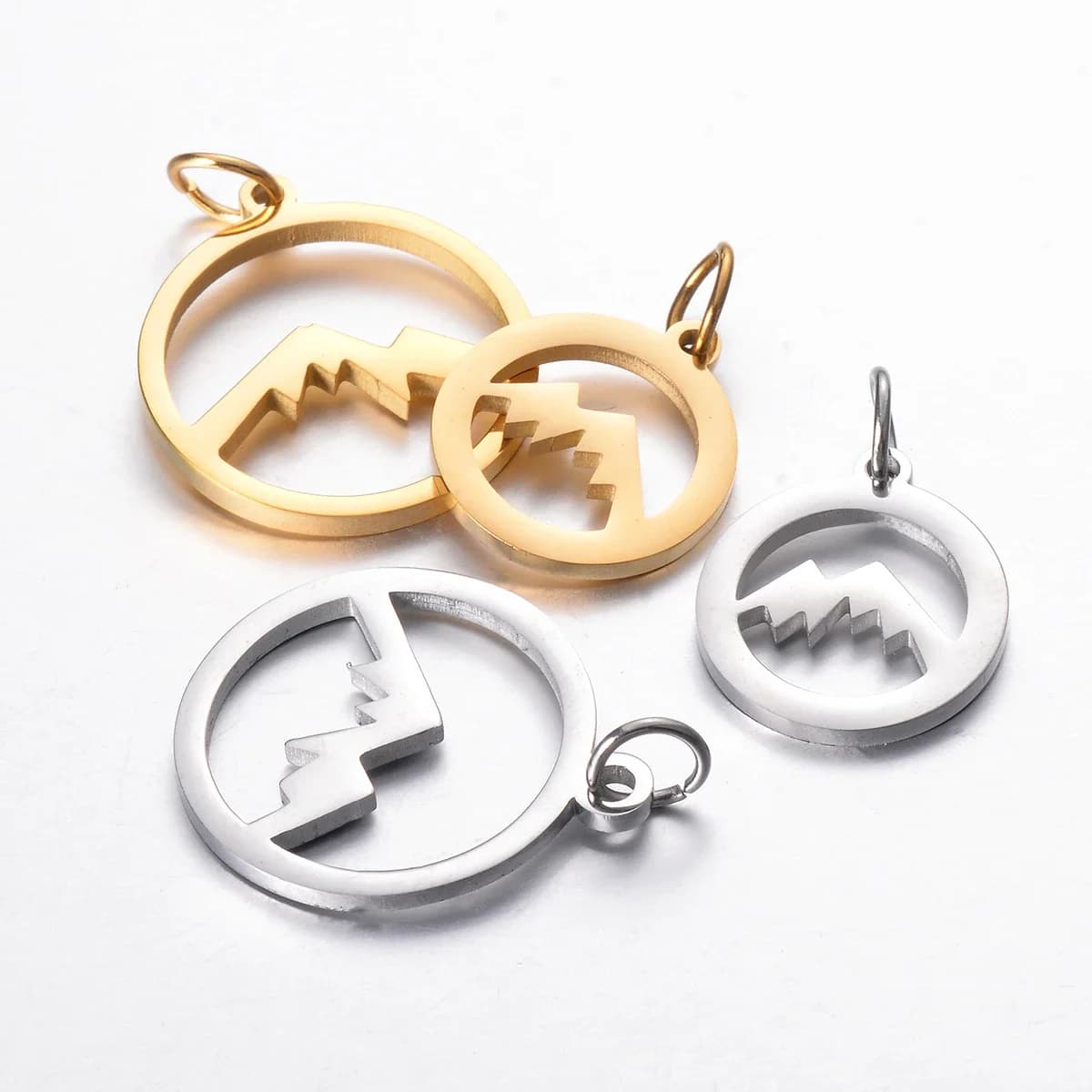 Breloques de montagne en acier inoxydable 100%, 5 pièces/lot, vente en gros de bijoux, breloques rondes, sans ternissement, Bracelets, pendentifs