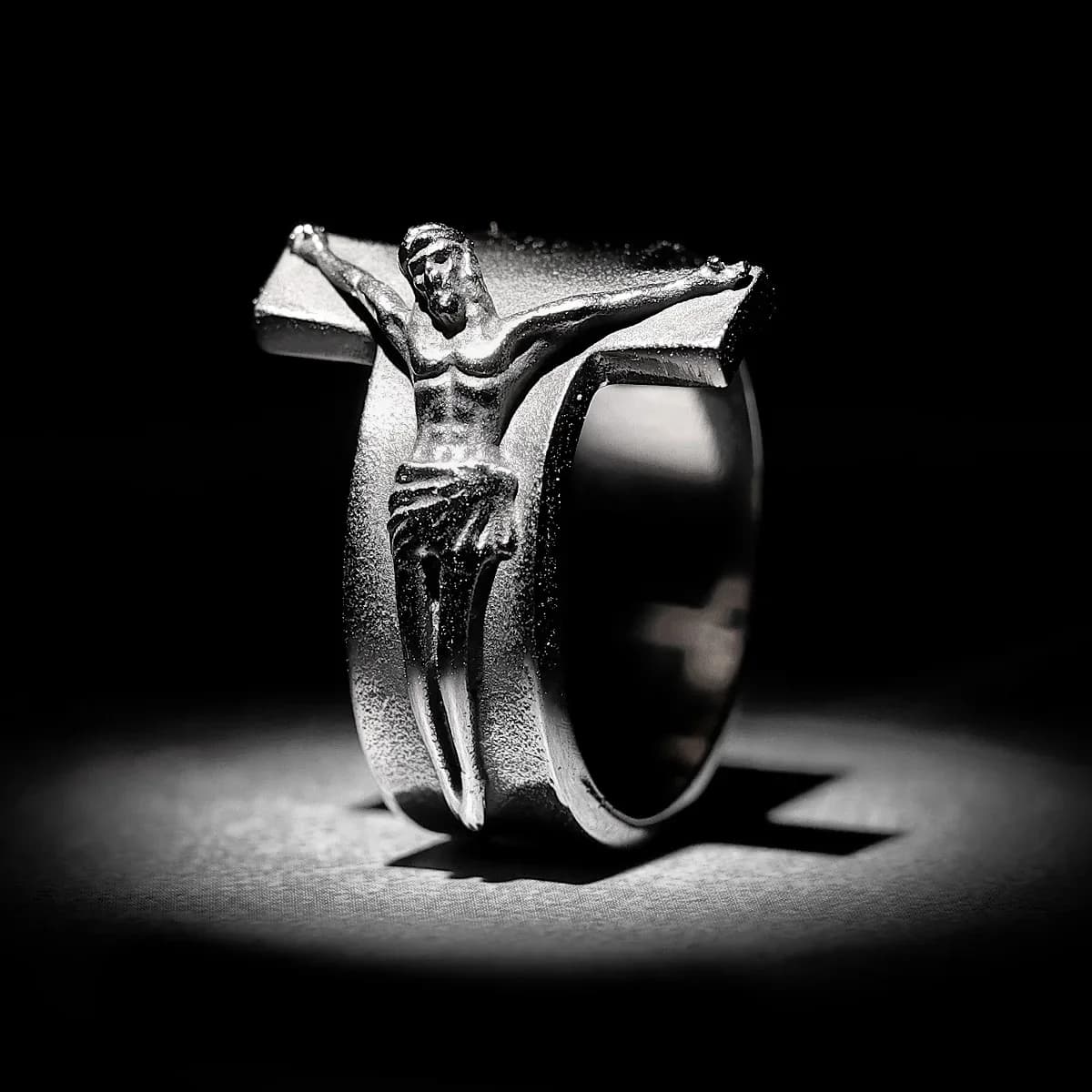 Bon vendredi jésus croix anneau en acier inoxydable hommes anneaux Punk amulette pour homme petit ami motard bijoux créativité cadeau en gros