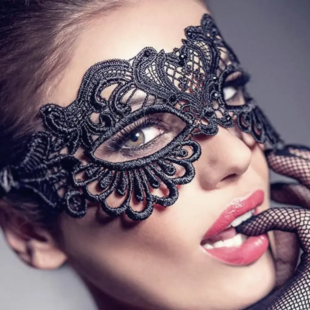 Masque de fête noir pour femmes, mascarade en dentelle creuse, bandeau pour les yeux, accessoires de fête de bal de princesse, Costume de remise de diplôme