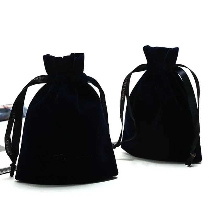 Poudres de bijoux en velours avec logo personnalisé, sac cadeau, maquillage, bougie, parfum, poussière de glute pour cils, 8x11cm, 9x12cm, 10x15cm, 13x18cm, 50 pièces par lot