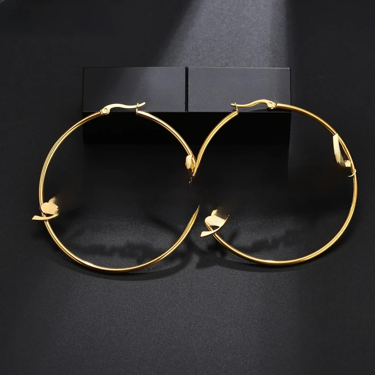 Atoztide – boucles d'oreilles avec lettres en acier inoxydable pour femmes, 3 couleurs, cercle personnalisé, bijoux de fête de mariage