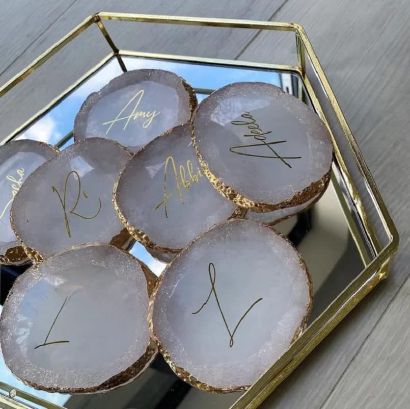 Sous-verres en Agate personnalisés, assiette à bijoux, plaque à ongles personnalisée, porte-anneau en acrylique, cadeau de demoiselle d'honneur, enterrement de vie de jeune fille, réception nuptiale