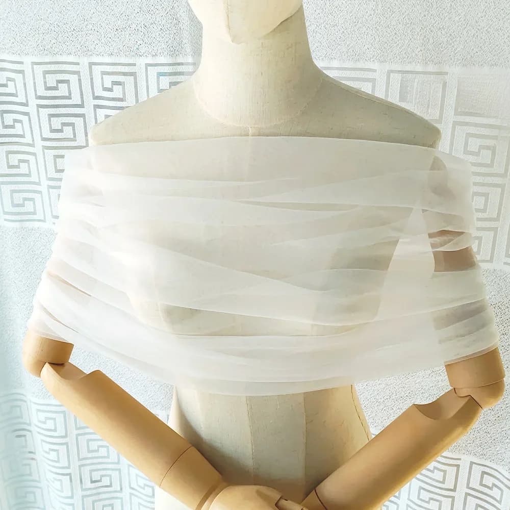 Femmes plissé Tulle Sheer Wrap mariage mariée hors de l'épaule étole élégant formel châle avec bouton ivoire personnalisable