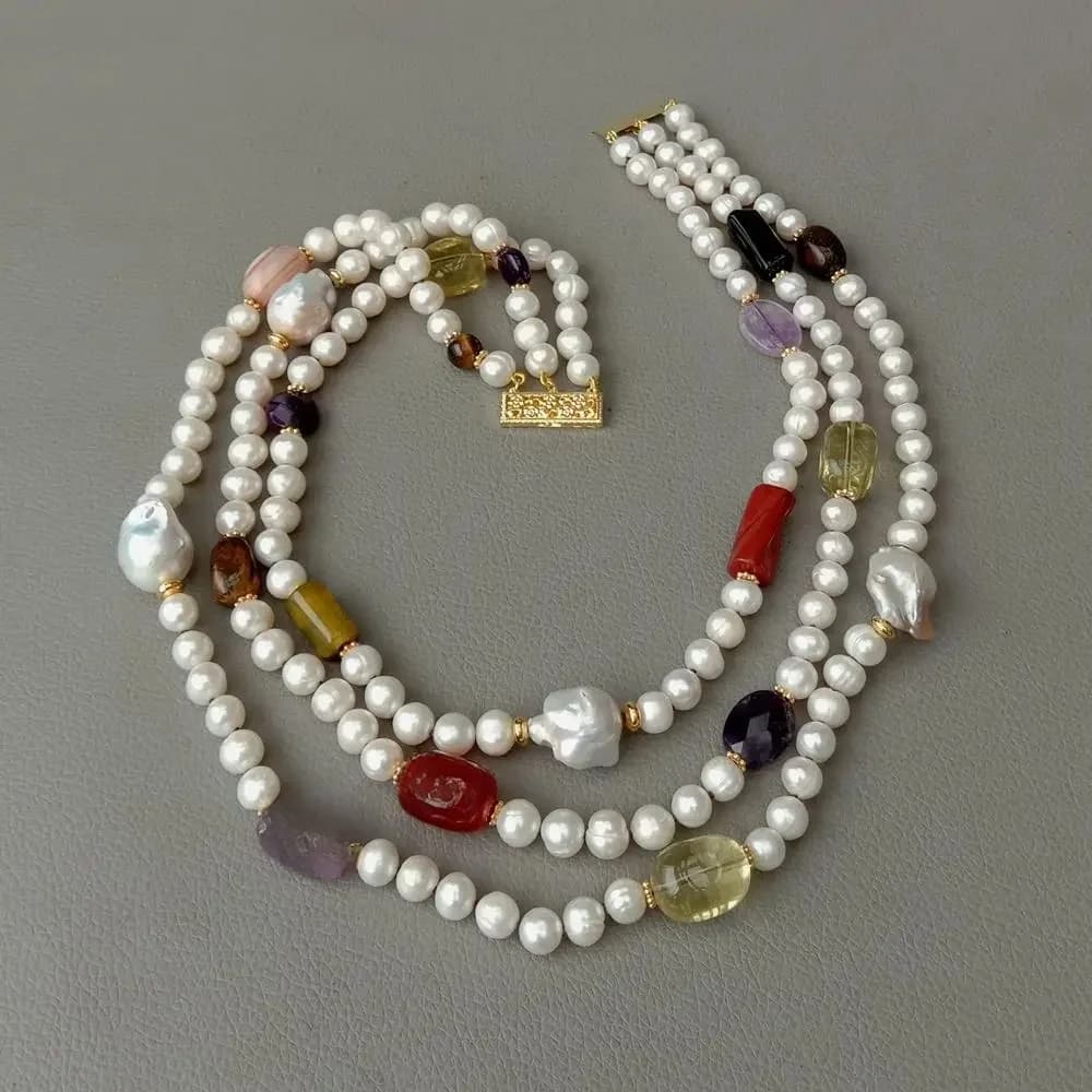 YYGEM Collier à 3 rangs de perles baroques Flameball blanches nukleées cultivées et de pierres semi-précieuses naturelles multicolores, 19'