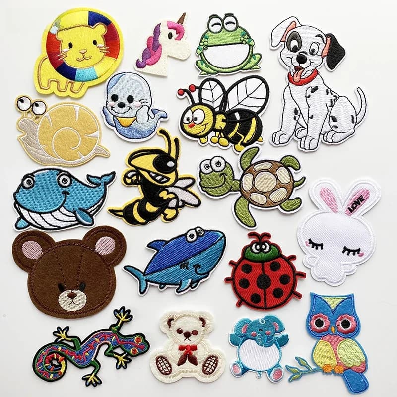 Badges brodés animaux mignons à coudre ou thermocollants pour vêtements et accessoires
