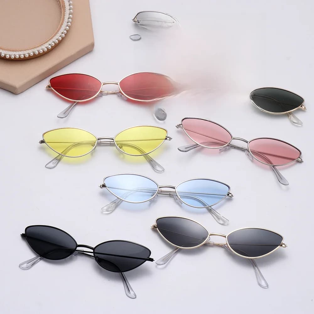 Lunettes de soleil œil de chat vintage pour femmes, petites lunettes de soleil rétro, nuances UV400, noir, rouge, rose, mignon, sexy