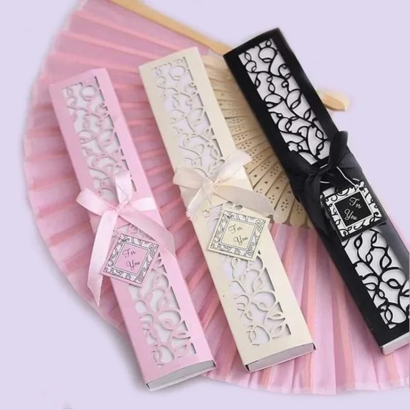 Éventail pliant personnalisé, 30 pièces/lot, nom et Date de la mariée et du marié, éventail à main de danse de mariage en soie avec boîte-cadeau, cadeaux de fête