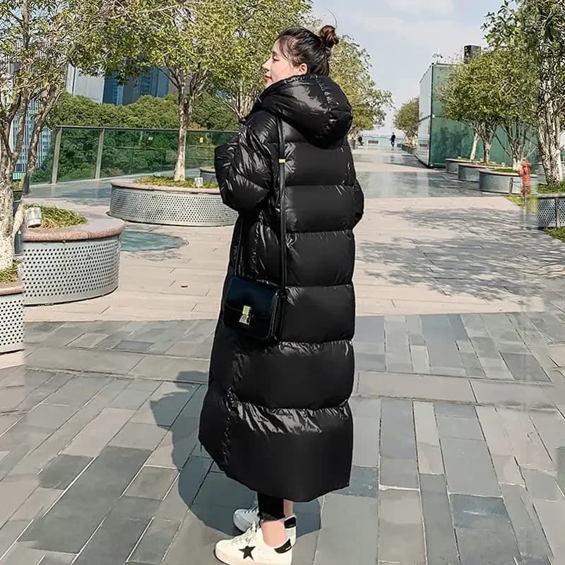 Nouvelle Parka d'hiver 2026 pour femme, épaisse, coupe-vent, brillante, en duvet et coton, à capuche, coupe ample, longue, 4XL, vêtement d'extérieur