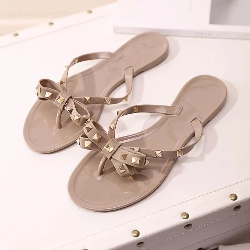 Sandales plates à Rivets pour femmes, tongs à la mode, chaussures d'été, Cool, de plage, sandales pour filles, taille 36 à 40, 2021