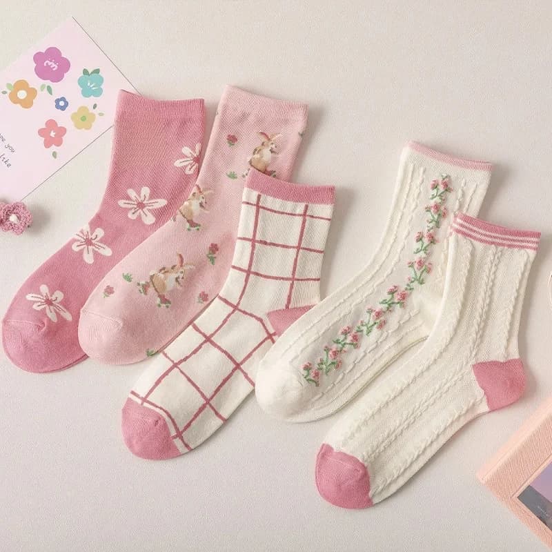 2023 printemps et été nouvelles chaussettes femme rose tube torsadé chaussettes douces et petites fleurs mignon étudiant chaussettes kawaii chaussettes