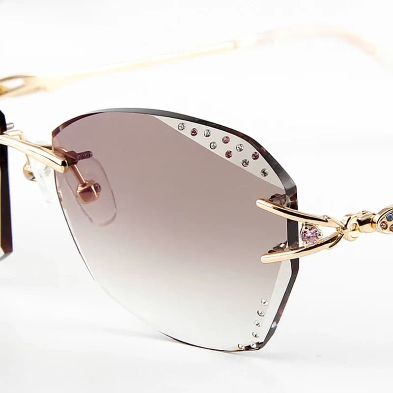 Chashma-Lunettes de soleil pour myopie, verres teintés de luxe, lunettes de lecture, coupe diamant, monture en titane sans monture pour femme