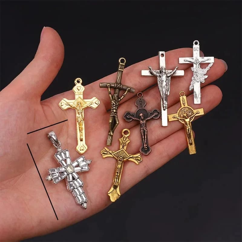 Lot de 10 Pièces de Médailles de Saint Benoît en Alliage, Pendentif à Breloque, Croix de Jésus Christ, Bijoux de Collier Exécutif, Accessoires de Bricolage