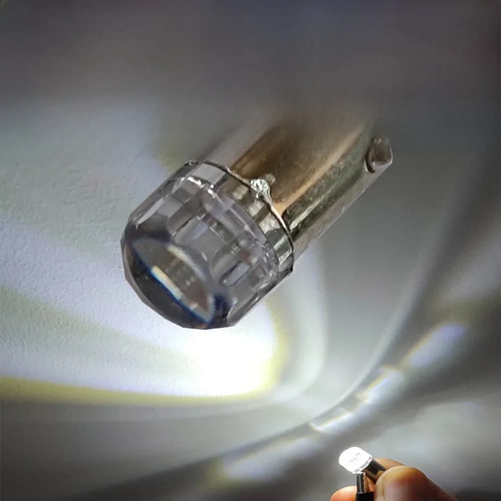 Ampoule LED BA9S blanche 53 57 293 BA9 64111 1891 1895 T4W, 2 pièces, pour intérieur de voiture, dôme, carte, porte, courtoisie, lumière de plaque d'immatriculation