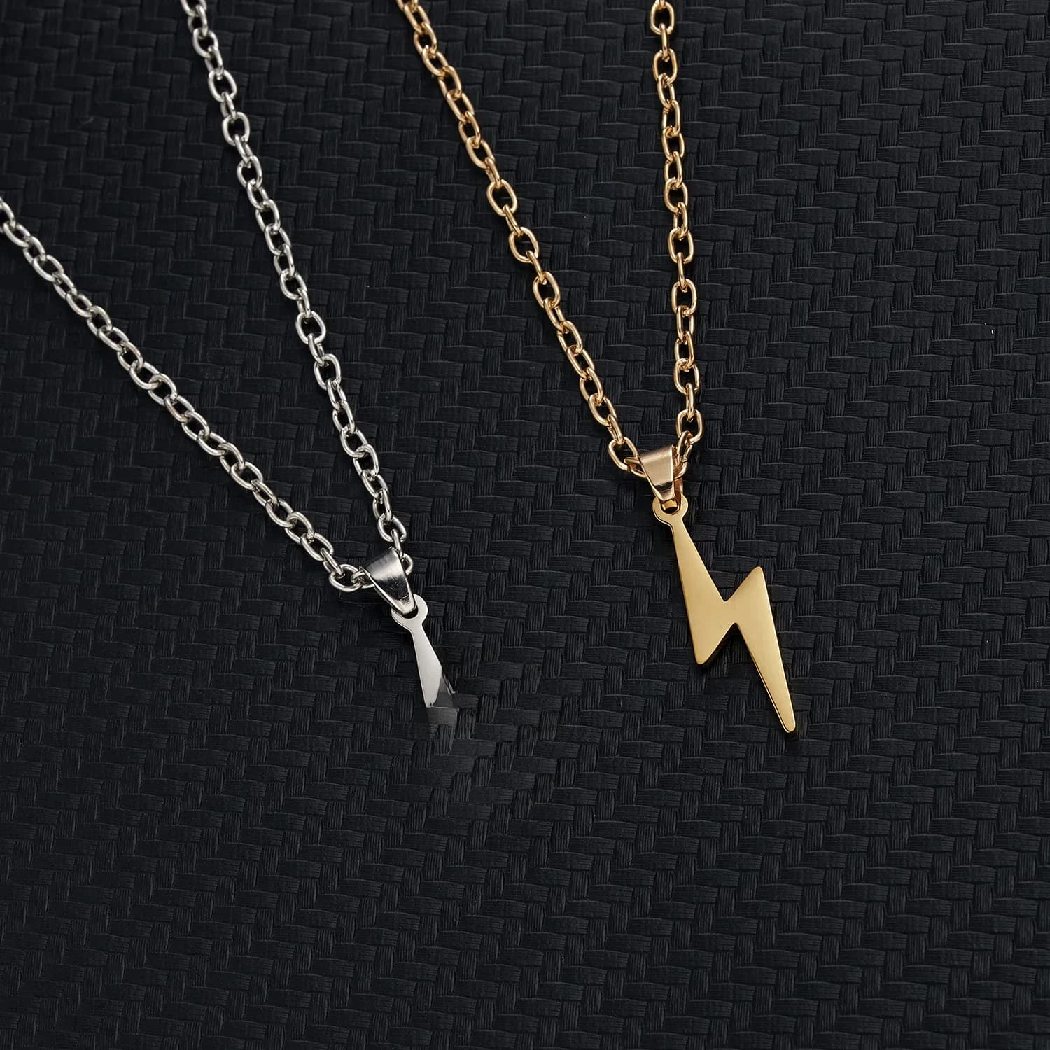Collier en acier inoxydable Rinhoo pour femmes, chaîne courte, petit pendentif éclair, bijou de fête, cadeau
