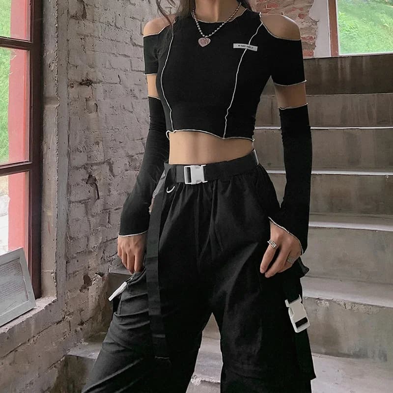 T-shirts gothiques noirs en Patchwork, manches asymétrique épaule dénudée, haut court Y2k, ourlet à volants, Hip Hop Techwear pour femmes