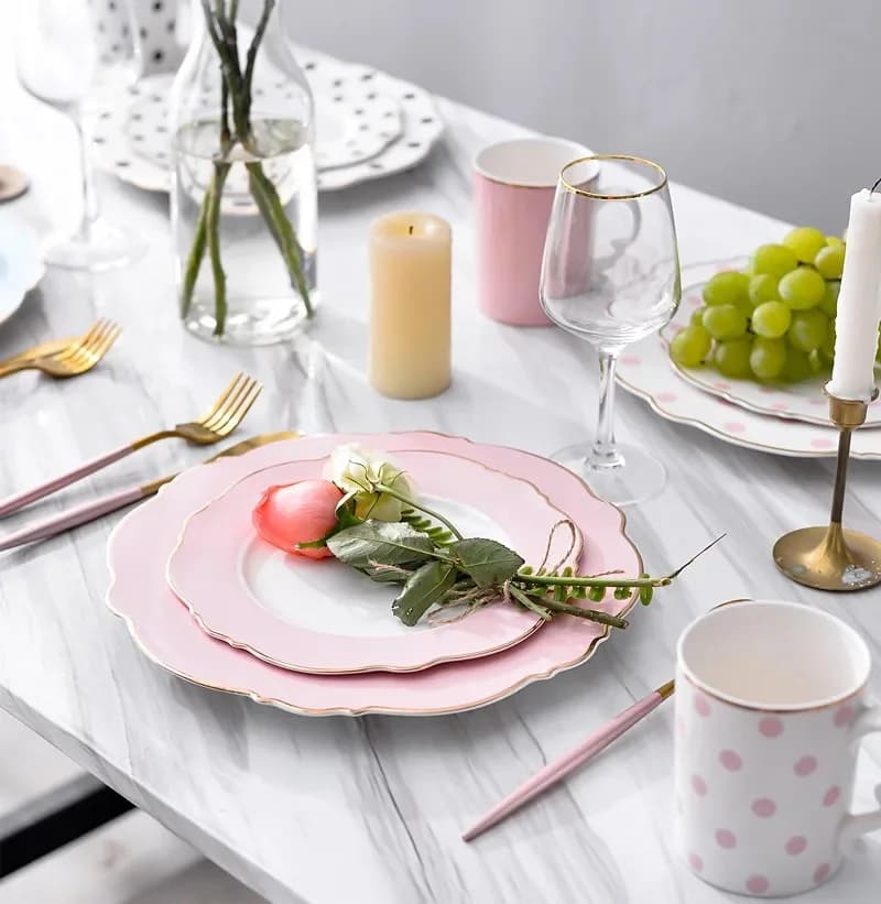 Assiette céramique irrégulière en forme florale, vaisselle de table, bord doré, plateau à salade de Steak en porcelaine, plat à Dessert, assiette à dîner domestique