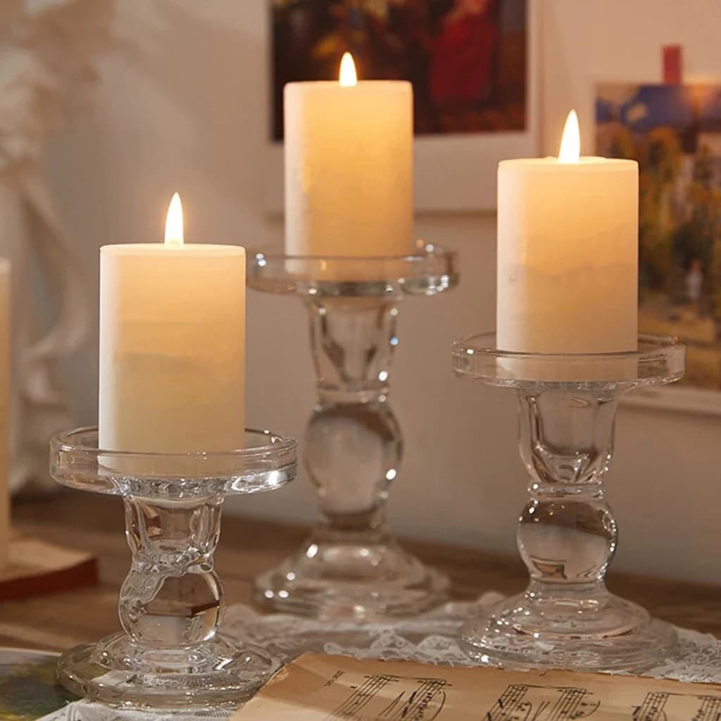 Bougeoirs en verre transparent, centres de table ci-après, univers pour les fêtes de mariage, ci-après les stands pour la décoration de la maison et du bureau