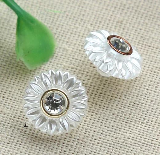 20 pcs/lot taille: 13mm bouton exquis biscuits fleur cristal diamant boutons résine chemise bouton décoration (SS-2402)