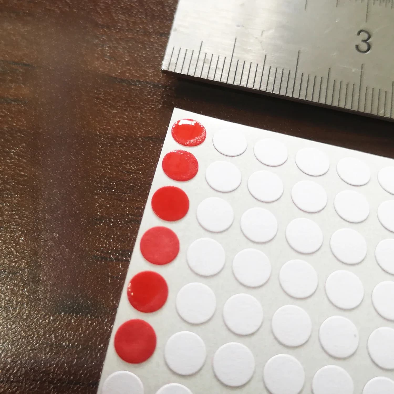 Étiquette de sécurité ronde sensible à l'eau, autocollant à couleur changeante, transforme rouge lorsqu'il est humide, indicateur de dommages au potentiel du dispositif électronique