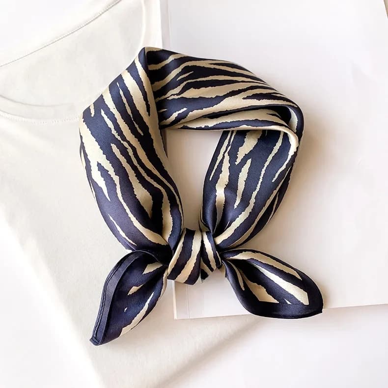 Écharpe 100% soie Bandana carré enveloppement dames foulards foulard mûrier printemps mode luxe haute qualité bandeau Hijab châles