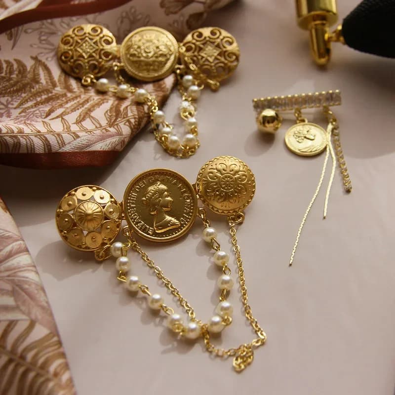 Broche pompon perle avec biscuits, pièce de monnaie document en or luxueux, appels rétro français, broches couronne EEN