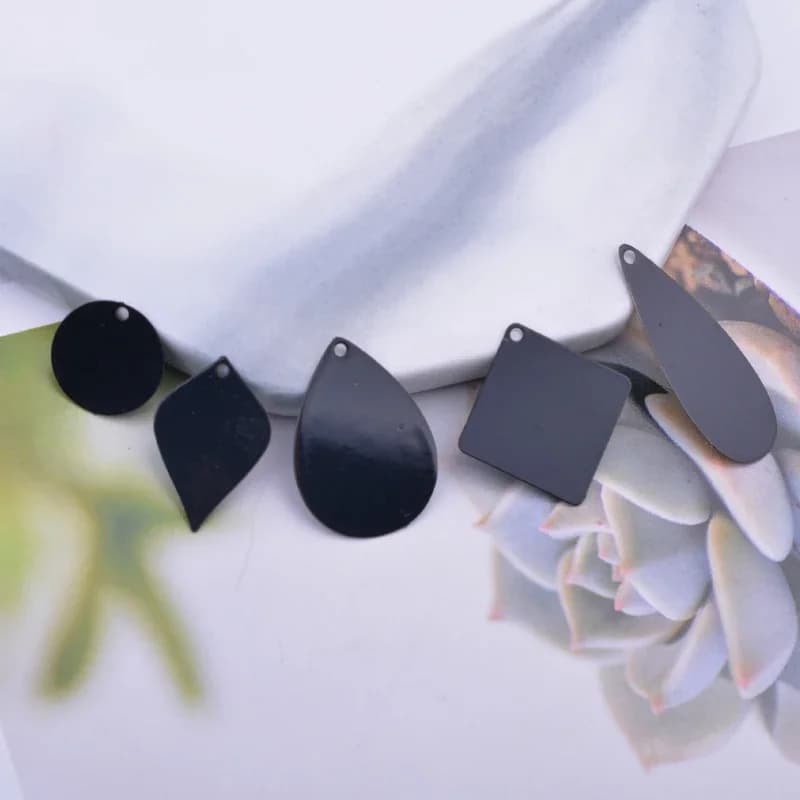 Petites breloques rondes noires, pendentif de forme carrée, découpées au laser, bijoux en laiton, boucle d'oreille DIY, 12 pièces