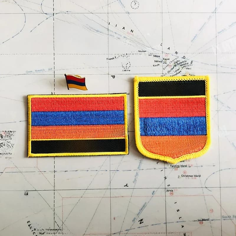 Élimine les patchs de broderie National Feel, badge de bouclier, épingle de forme carrée, un ensemble sur le brassard de gril, décoration de sac à dos