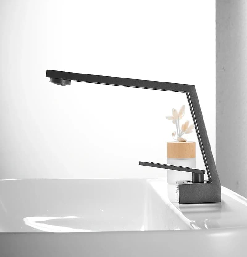 BAKALA Robinet de lavabo de salle de bain noir - Robinet mitigeur d'eau froide et chaude à poignée unique avec design monté sur le pont - Robinet de cuisine moderne