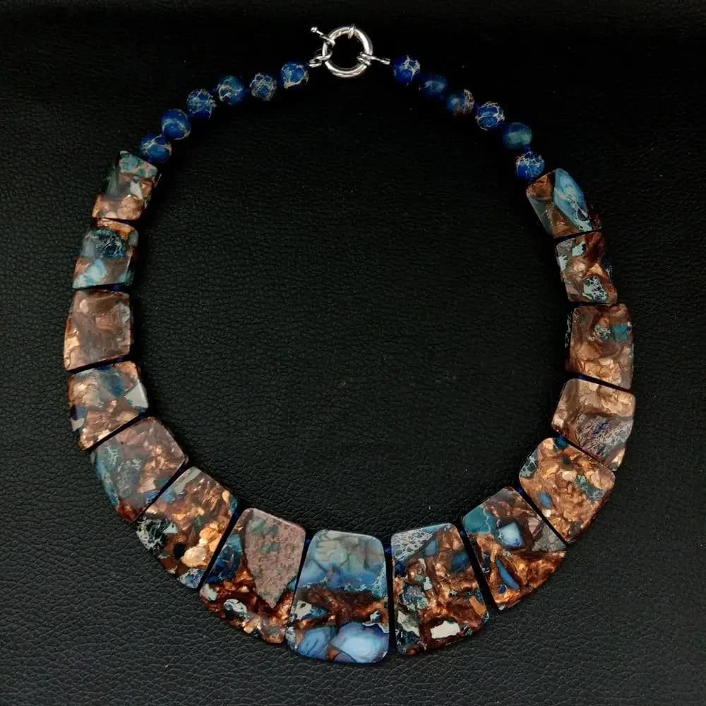 Collier gradué en jaspe impérial, document mixte, sédiments marins, YYGEM 19