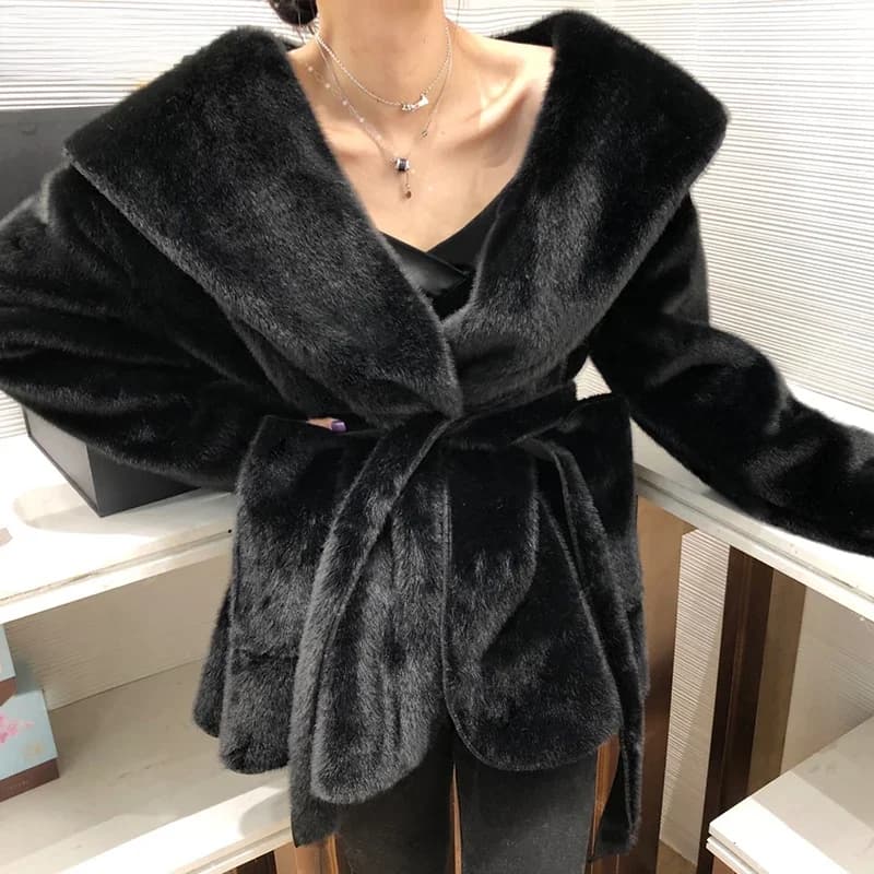 Lautaro hiver noir chaud surdimensionné fausse fourrure Cardigan femmes goutte épaule à manches longues ceintures ample élégant mode coréenne 2021