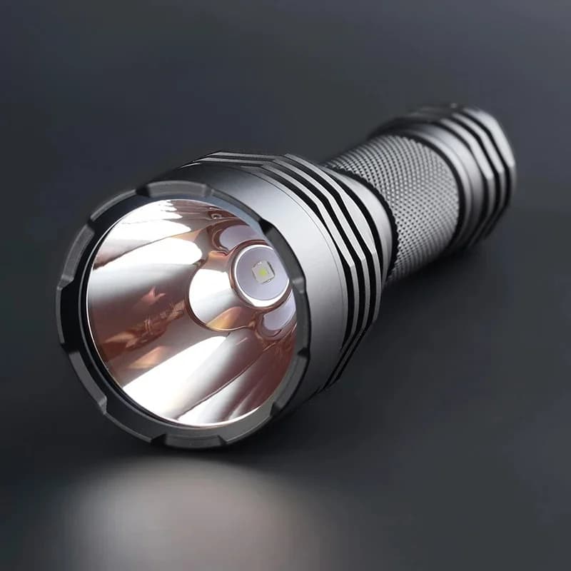 Convoi C8 Plus avec KP CSLNM1.F1 lampe torche à lumière verte EDC Linterna Led 18650 Latarka puissante lumière de chasse tactique