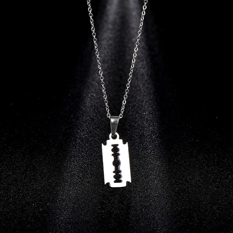 Mode argent couleur acier inoxydable lames de rasoir pendentif colliers hommes bijoux en acier mâle rasoir forme battement de coeur collier