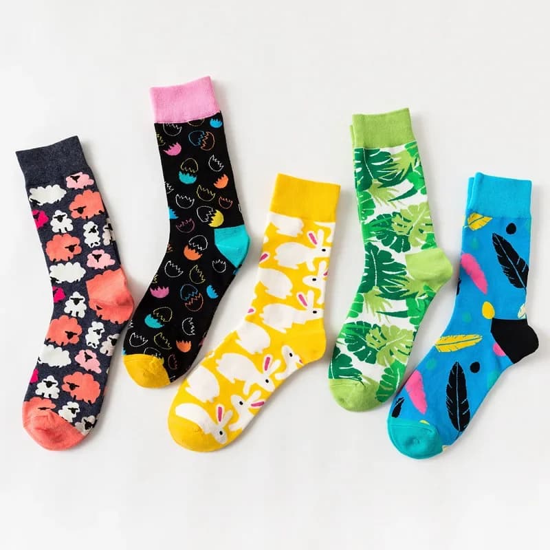 Offres spéciales chaussettes drôles femmes décontracté dessin animé belles filles Portrait rouge vert heureux japonais Harajuku Floral Skateboard chaussettes