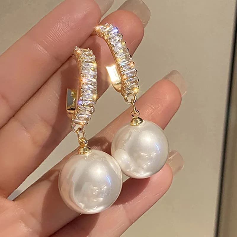 Boucles d'oreilles en perles blanches de Style coréen pour femmes, bijoux de tempérament en strass brillant, pour fête de mariage et fiançailles, nouvelle collection