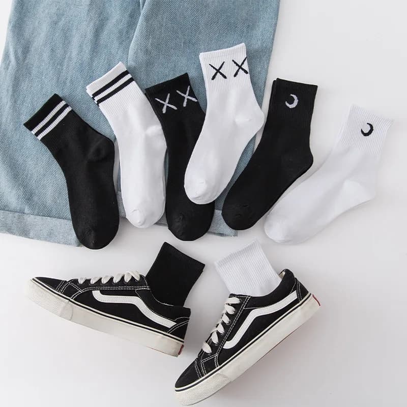 Rayé solide couleurs coton unisexe chaussettes Streetwear Harajuku noir blanc Couples Skateboard tricoté décontracté sport mode chaussettes