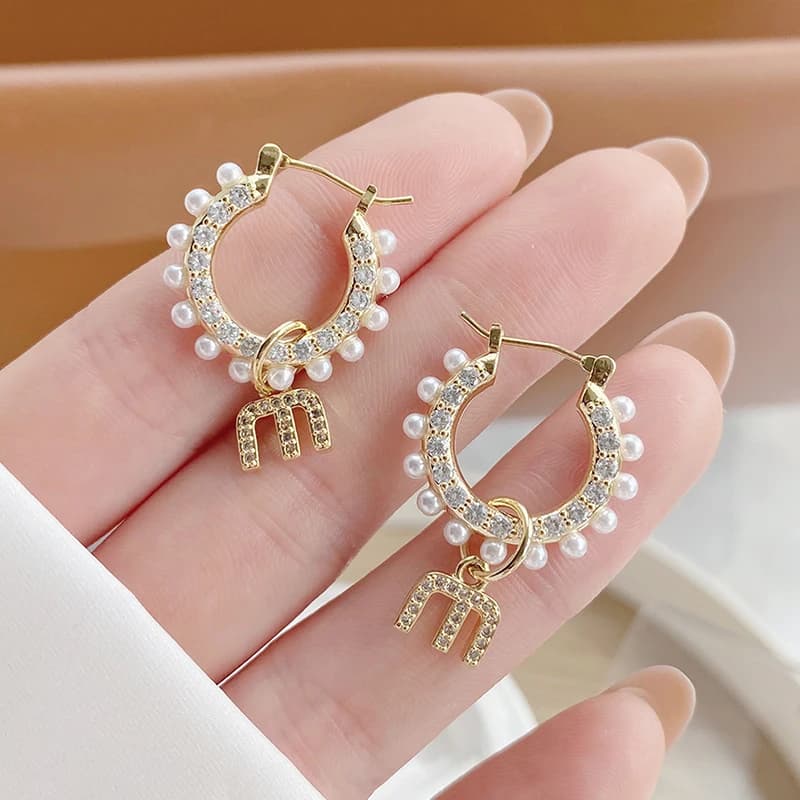 Boucles d'oreilles lettre M pour femmes, design de mode coréen, tempérament, micro incrusté, goutte CZ, bijoux de mariage pour patients, pendentif à breloque