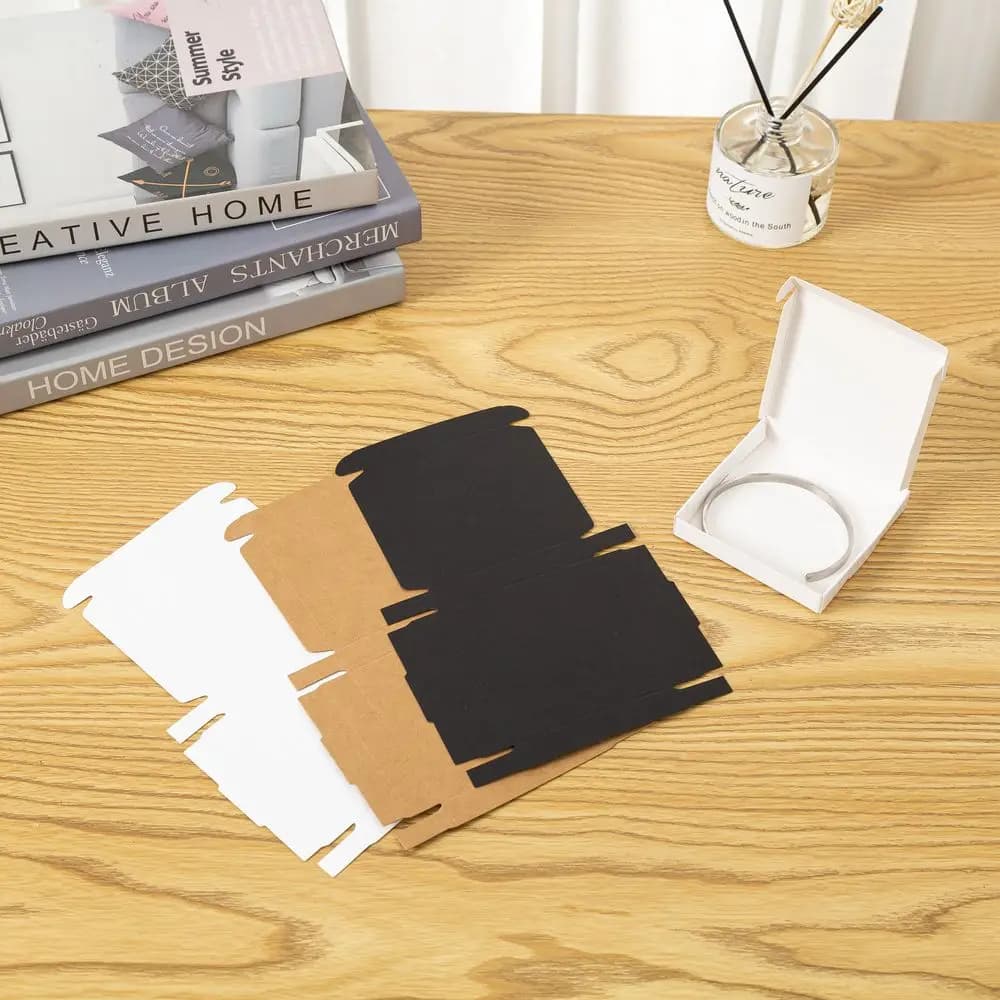Boîte-cadeau de bijoux en papier Kraft blanc et noir, 30 pièces, support d'emballage, rangement pour boucles d'oreilles, colliers, accessoires de mariage, vente en gros en vrac