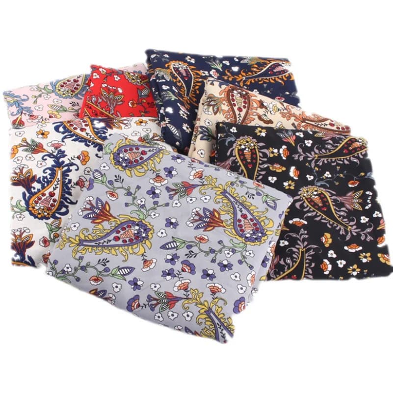 Tissu en mousseline de soie cachemire vintage pour la couture de vêtements, robe d'été ethnique, tissu imprimé bandana au mètre