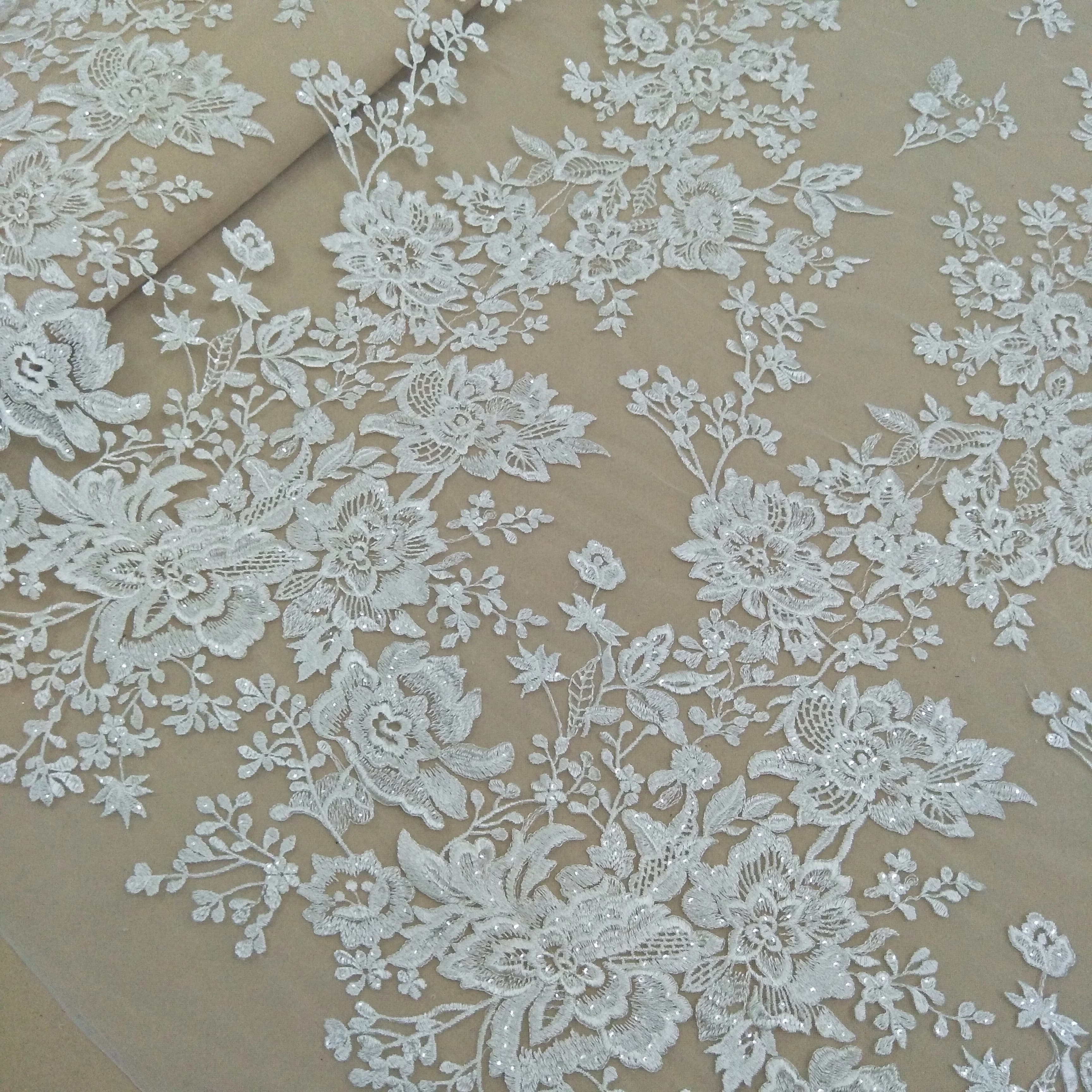 Robe de mariée en dentelle, tissu à fleurs à la mode, largeur de 130cm, robe de mariée, vente au mètre