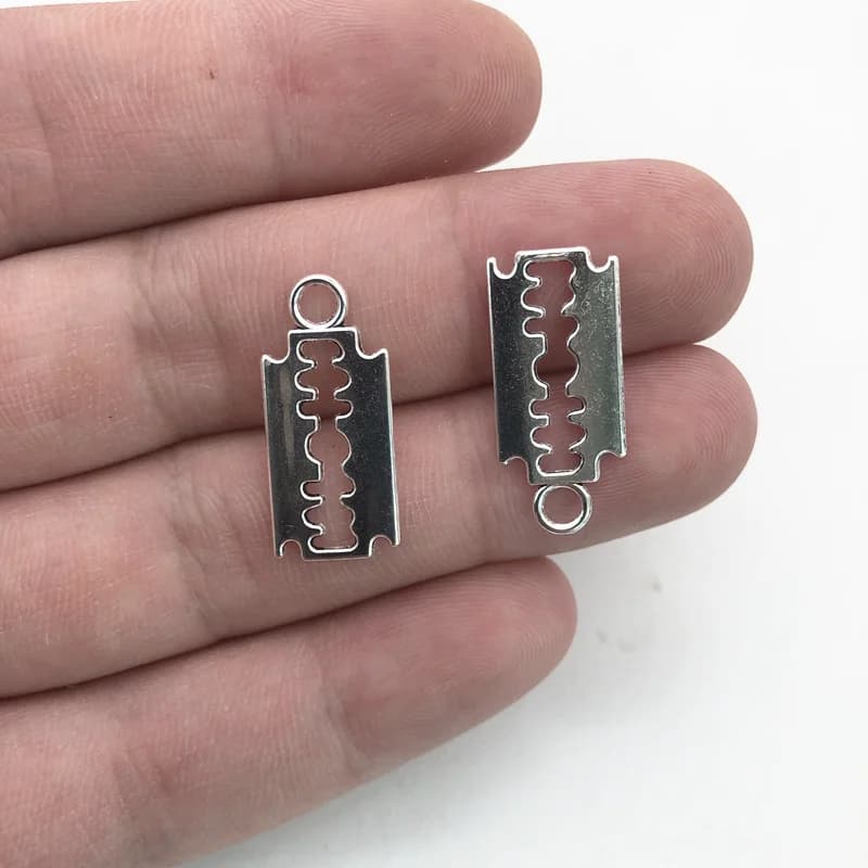 Breloques en alliage de lame de rasoir plaqué argent tibétain, bijoux anciens, artisanat fait main bricolage, 24x11mm, 10 pièces