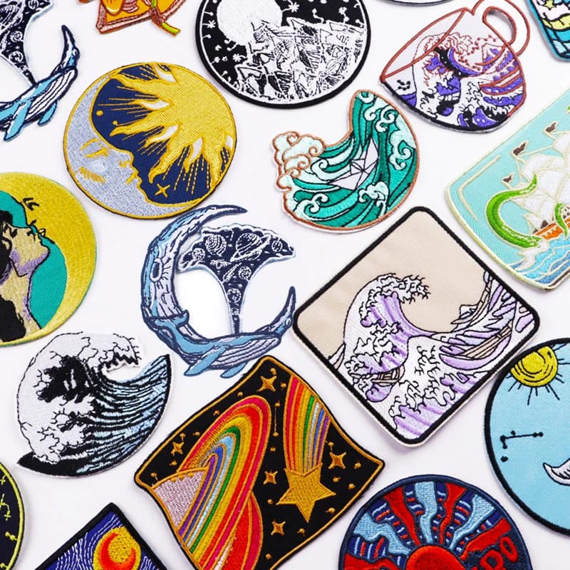 Patchs brodés ondulés de dessin animé sur les vêtements, Badges appliqués extérieurs pour vêtements, patchs thermoadhésifs pour autocollants pour vêtements