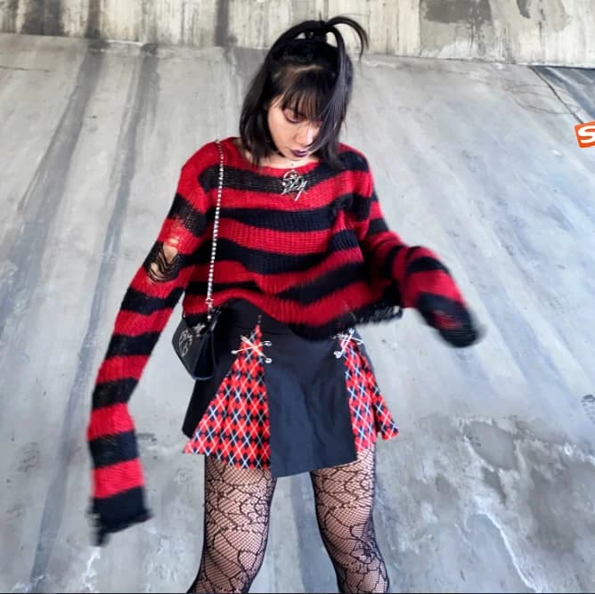 Pull rayé punk américain pour femme, trous déchirés, haut court, noir, rouge, gothique, pull décontracté, pulls