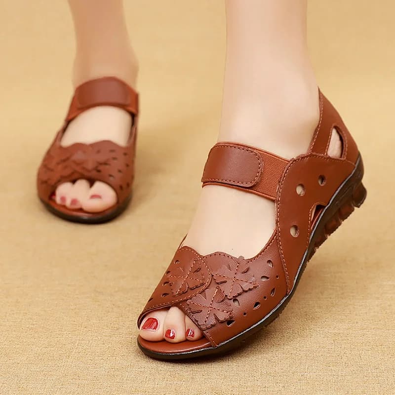 Sandales d'été en cuir véritable pour mère, faites à la main, talons bas, antidérapantes, chaussures décontractées à fond souple pour personnes d'âge moyen et âgées