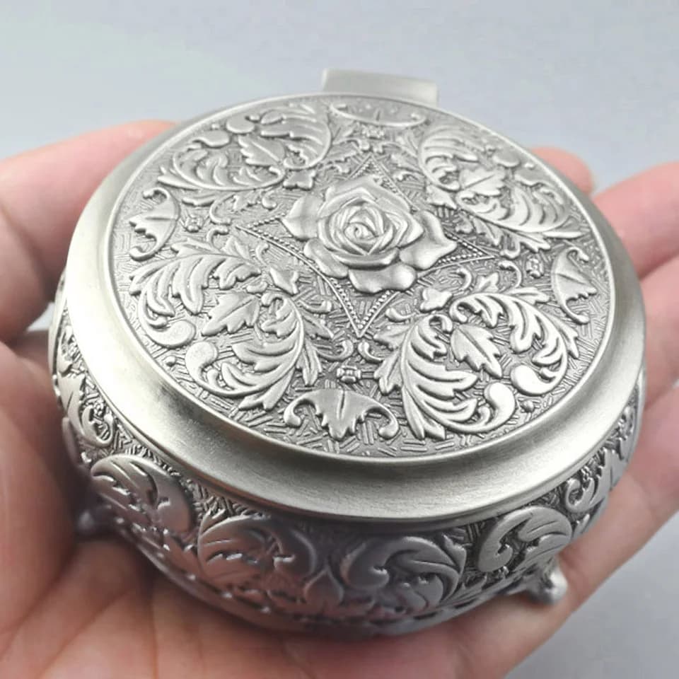 ROSIKING, boîte à musique en métal avec motif en relief, idéale comme cadeau d’anniversaire, pour les fêtes, le Nouvel An, Noël ou un anniversaire de mariage.