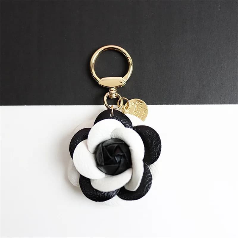 Porte-clés à pampilles camélia pour femmes, bijoux de luxe, décoration de sac, accessoires de fête, 2025