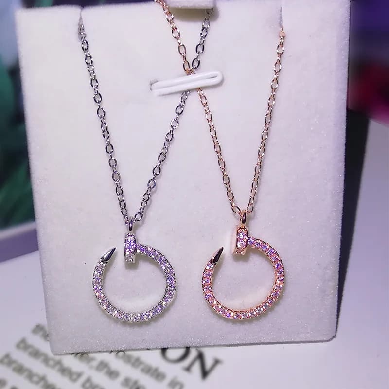 Collier simple incrusté d'or rose pour dames, diamant complet, ongle incurvé de luxe, pendentif rond, clavicule, mode